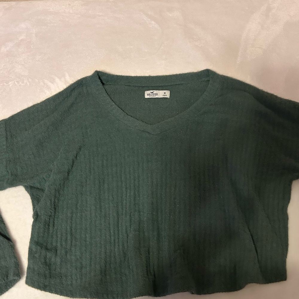 Hollister Green Fuzzy Cropped Sweater